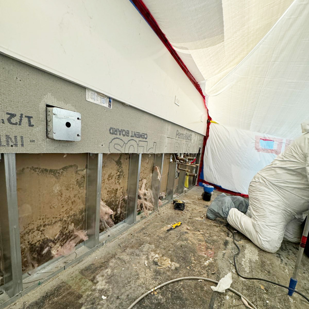 Mold Containment